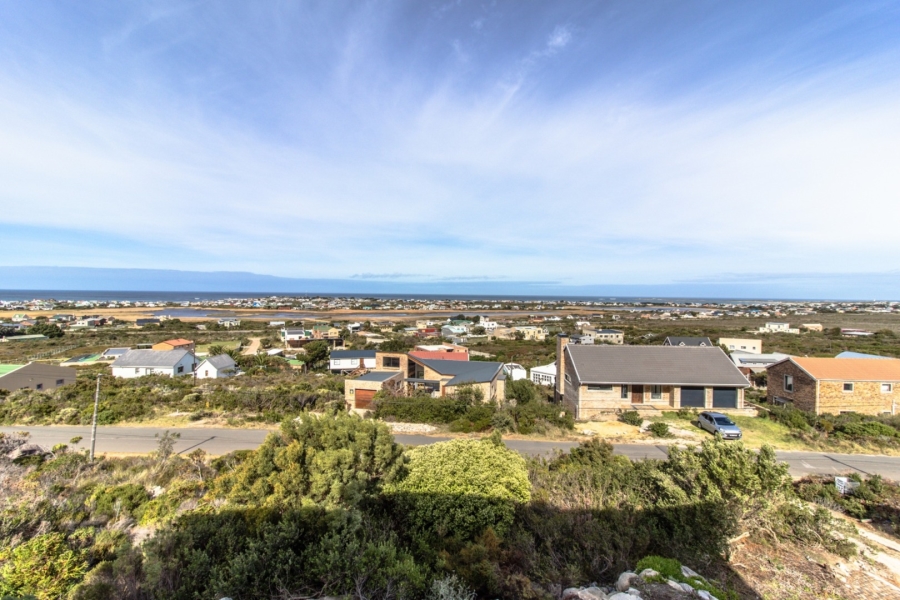 To Let 6 Bedroom Property for Rent in Bettys Bay Western Cape